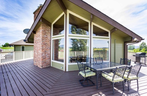 Kalispell Casa | Amplio 4 habitaciones, 2 baños en 3 acres - ¡Vistas espectaculares y bañera de hidromasaje!