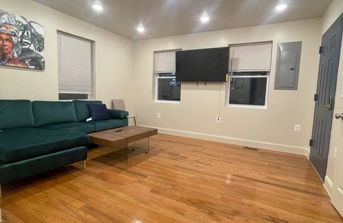 Southwest Apartamento | Spacious 4-bedroom apartment with AC, WiFi in amazing Washington DC