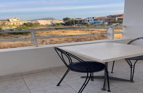Tarrafal Apartamento | Spacious 4-bedroom apartment in serene Tarrafal with WiFi