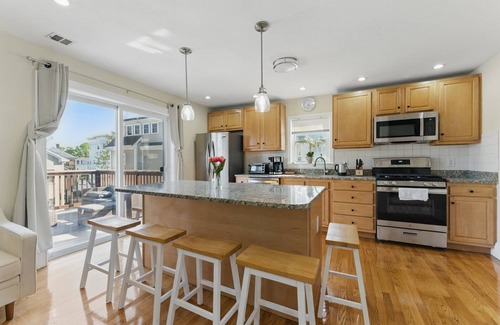 Dorchester Apartamento | Spacious 4-bedroom apartment with AC, WiFi in enjoyable Boston