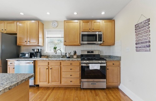 Dorchester Apartamento | Spacious 4-bedroom apartment with AC, WiFi in enjoyable Boston