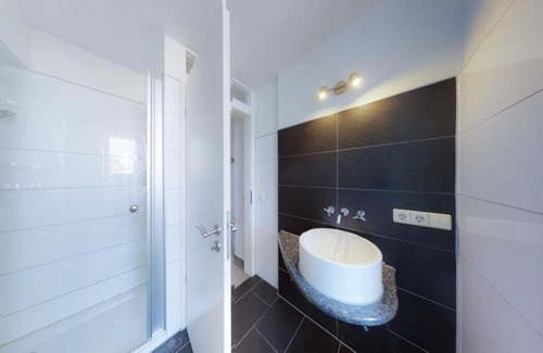 Untere Au Apartamento | Spacious 4 Bedroom Apartment near City Center