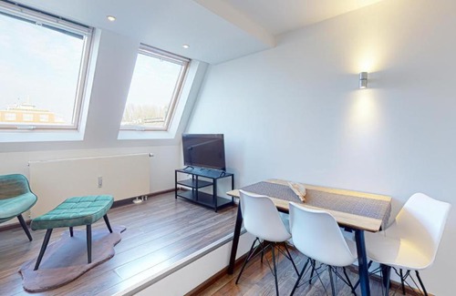 Untere Au Apartamento | Spacious 4 Bedroom Apartment near City Center