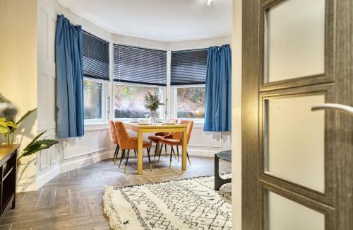 North West Apartamento | Spacious 4 Bedroom Apt Near West End Glasgow