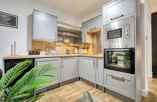 North West Apartamento | Spacious 4 Bedroom Apt Near West End Glasgow