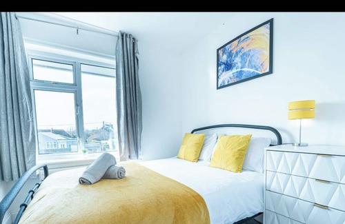 St Mary's Bay Casa | Spacious 4 Bedroom Beach Home Retreat
