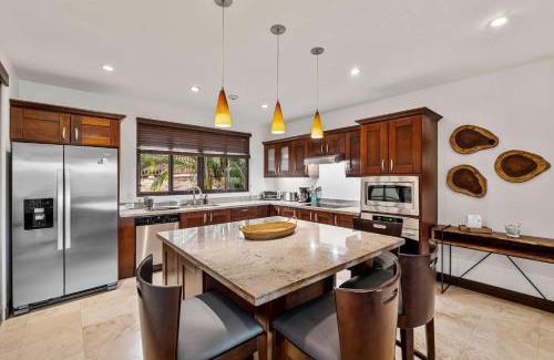 El Ocotal Casa | Spacious 4 Bedroom Condo Pool