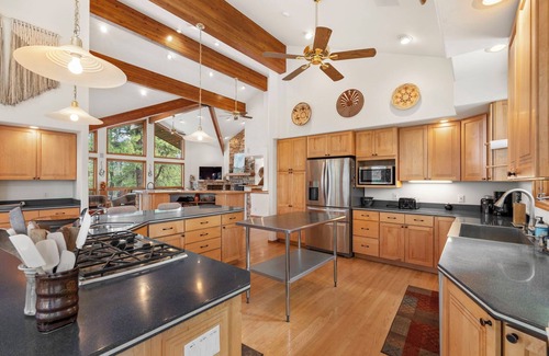 Durango Casa | Spacious 4 Bedroom · Epic Deck + Views