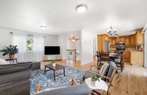 West Valley Casa | Spacious 4-Bedroom Family Home with Private yard