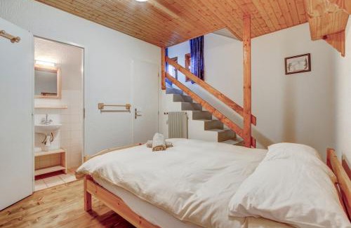 Essert-Romand Apartamento | Spacious 4 Bedroom Apartment in Essert Romand