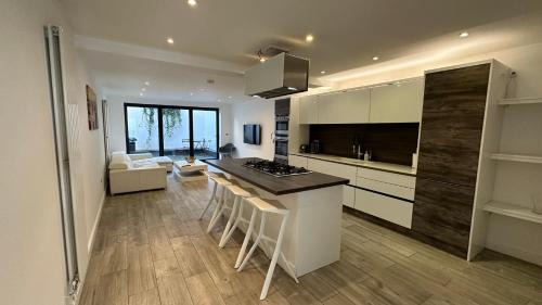 Whitnash Casa | Spacious 4 Bedroom House