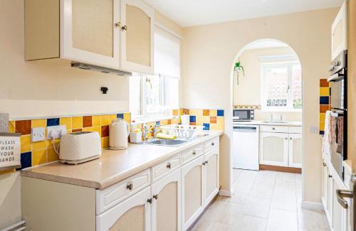 Milton Keynes Casa | Spacious 4 Bedroom Home in Central Milton Keynes