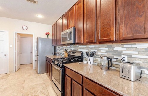Barker Casa | Spacious 4-Bedroom Getaway for Families & Groups