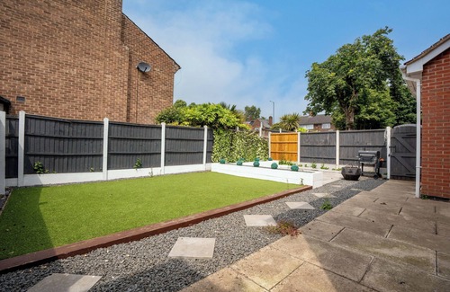 Newark upon Trent Casa | Spacious 4-Bedroom House in Fabulous Nottingham with WiFi