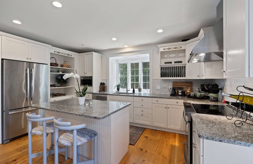 West Barnstable Casa | Spacious 4-bedroom House Featuring Stunning Marsh Views