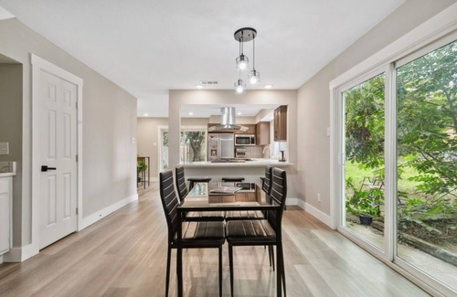 North Central Carrollton Casa | Spacious 4-bedroom house in charming Carrollton, North Dallas with AC