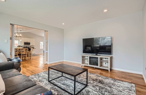 Littleton Casa | Spacious 4-bedroom house in charming Centennial with AC, WiFi