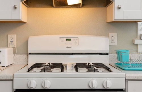 Willmore Casa | Spacious 4 Bedroom Home in Downtown Long Beach