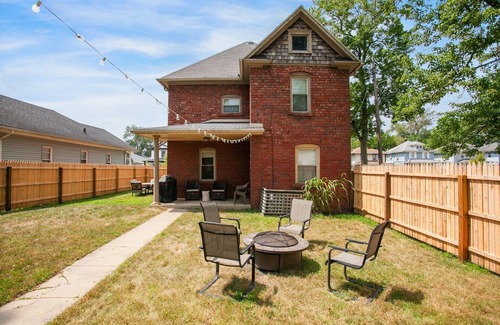 Northeast South Bend Casa | Spacious 4-bedroom house in South Bend - walk to Notre Dame!