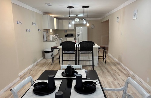 Tuscaloosa Casa | Spacious 4-bedroom house with AC, WiFi in charming Tuscaloosa