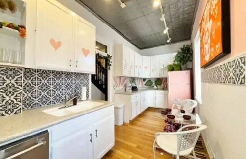 Weehawken Apartamento | Union City Spacious 4-bedroom home with NYC Views+FREE Parking