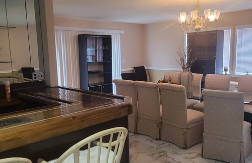 Bay Shore Casa | Spacious 4-bedroom house with WiFi, fitness room in amazing Bay Shore