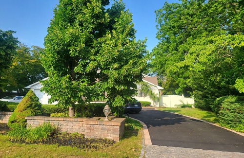 Bay Shore Casa | Spacious 4-bedroom house with WiFi, fitness room in amazing Bay Shore