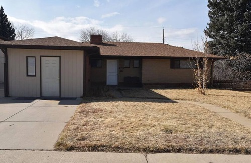 Englewood Casa | Spacious 4-bedroom house in charming Englewood with AC