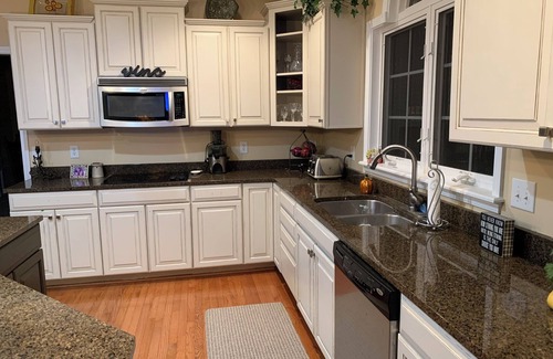 Maxwell Casa | Spacious 4-bedroom house with fitness room one mile from Geist - Fishers