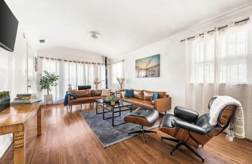 Fairfax District Apartamento | Spacious 4 bedroom home by Melrose and 10 minutes to Hollywood Walk of Fame