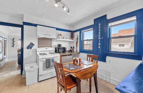 Burnham Park Casa | Spacious 4-bedroom house near downtown Milwaukee