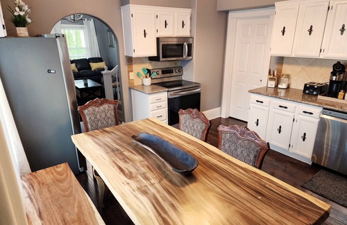 Camas Casa | Spacious 4 bedroom home in the heart of camas!