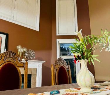 Barrie Casa | Spacious 4-Bedroom Home in Desirable Barrie Neighborhood