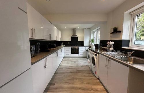 Liverpool Casa | Spacious 4 bedroom house