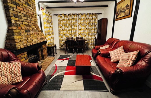 St Albans Casa | Spacious 4 Bedroom House in St Albans