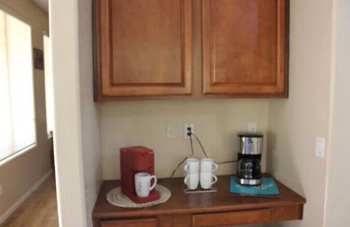 Los Arbolitos Ranch Casa | Spacious 4-bedroom house in delightful Avondale with WiFi, AC