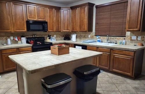 Los Arbolitos Ranch Casa | Spacious 4-bedroom house in delightful Avondale with WiFi, AC