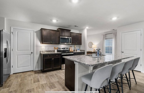 Columbia Casa | Spacious 4-bedroom house in enjoyable Columbia with AC, WiFi