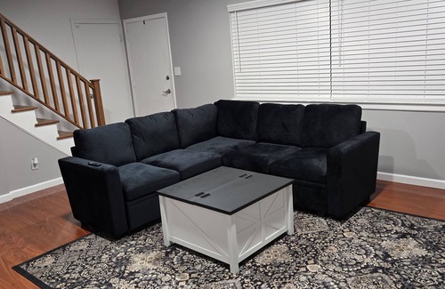 Old North Columbus Casa | Spacious 4 bedroom house located 1.5 miles from Ohio State Football Stadium.