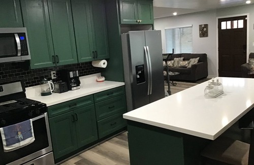 Winter Gardens Casa | Spacious 4-bedroom house with AC, fitness equipment in wonderful Lakeside