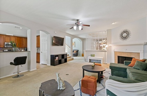 Pasadena Casa | Spacious 4-bedroom house in enchanting Pasadena with AC