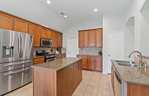 Pasadena Casa | Spacious 4-bedroom house in enchanting Pasadena with AC