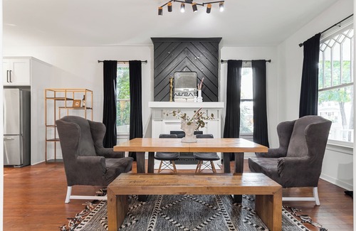 Mosby Casa | Spacious 4-bedroom house in charming Richmond with WiFi and AC
