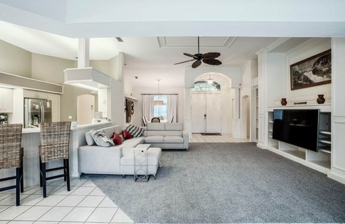 Bee Ridge Casa | Spacious 4-bedroom house with Heated Pool and lake view in sunny Sarasota