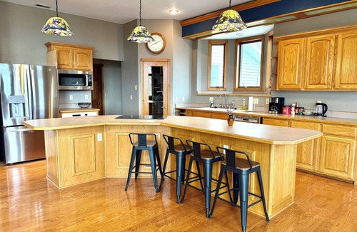 Umber View Heights Casa | Spacious 4-bedroom house in serene Stockton with lake views