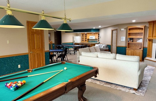 Umber View Heights Casa | Spacious 4-bedroom house in serene Stockton with lake views