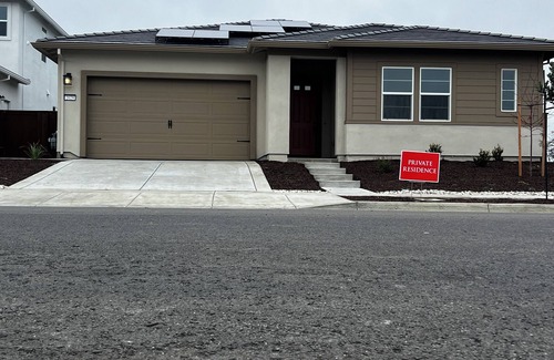 Woodland Casa | Spacious 4-bedroom house with WiFi and AC in welcoming Woodland CA