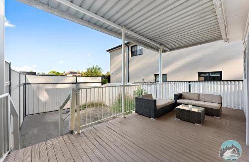 Guildford Casa | Spacious 4 Bedroom House Near Station & Parramatta