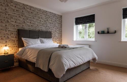 Aylesbury Casa | Spacious 4-Bedroom House in Aylesbury Ideal for Contractors Professionals or Larger Families