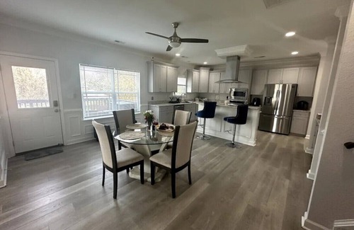 Hampton Casa | Spacious 4-bedroom house with AC , WiFi and a Gamerooom in fantastic Hampton